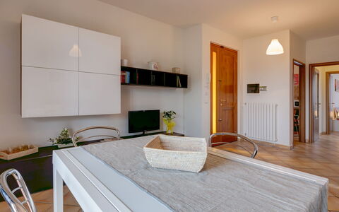 La Casina Del Canneto: Mobilia, Camera, Proprietà, Interior Design, Costruzione, Pavimento, Casa, Immobiliare, Camera Da Letto, Pavimento In Legno