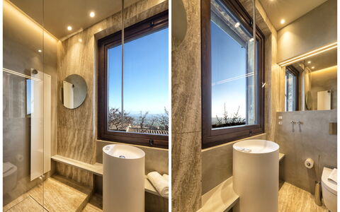 Villa Piazza Della Fortezza: Proprietà, Bagno, Camera, Interior Design, Parete, Costruzione, Immobiliare, Idraulico Fixture, Casa, Architettura