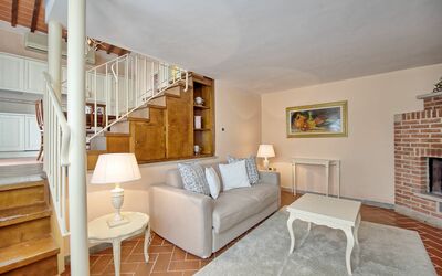 Mirto: Camera, Proprietà, Mobilia, Interior Design, Costruzione, Casa, Pavimento, Soggiorno, Immobiliare, Parete