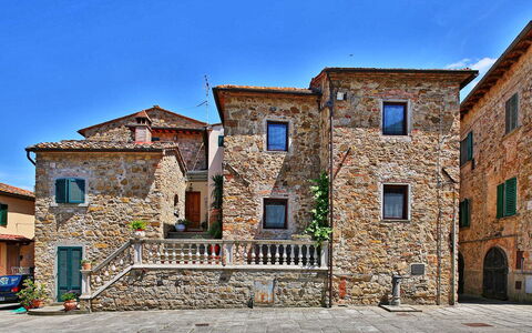 Il Pigionale: Proprietà, Cittadina, Costruzione, Casa, Quartiere, Architettura, Parete, Zona Residenziale, Casa, Insediamento Umano