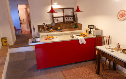 La Miccia: Mobilia, Pavimentazione, Interior Design, Cucina, Controsoffitto, Illuminazione, Pavimento, Cabinetry, Camera, Elettrodomestico Da Cucina