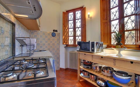 Villa Stolli: Camera, Proprietà, Controsoffitto, Cucina, Costruzione, Mobilia, Cabinetry, Interior Design, Casa, Casa