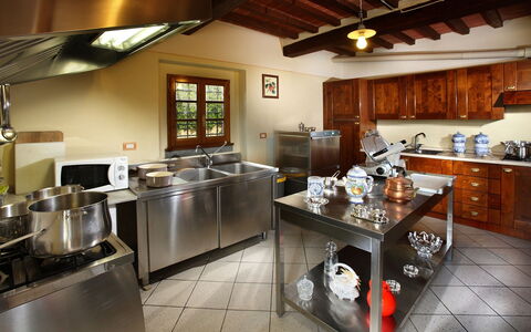 Sughera Villa: Controsoffitto, Camera, Proprietà, Cucina, Costruzione, Interior Design, Mobilia, Casa, Cabinetry, Pavimento