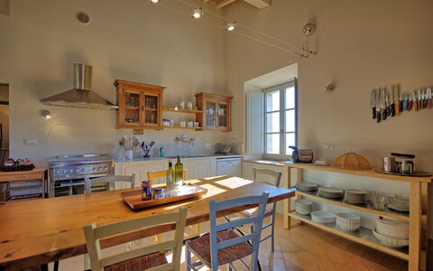 Casa Olivia: Camera, Proprietà, Mobilia, Costruzione, Controsoffitto, Cucina, Interior Design, Soffitto, Casa, Pavimento
