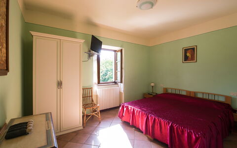 Il Palazzetto: Camera, Camera Da Letto, Proprietà, Mobilia, Letto, Costruzione, Lenzuolo, Soffitto, Pavimento, Interior Design