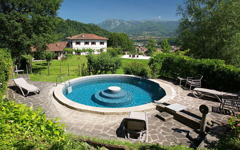Il Nido In Garfagnana: Piscina, Proprietà, Paesaggio Naturale, Botanica, Estate, Immobiliare, Tempo Libero, Casa, Backyard, Albero