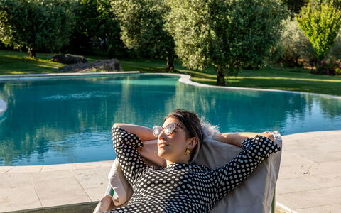 Villa Ardene: Acqua, Pianta, Piscina, Verde, Foglia, Botanica, Mobili Da Esterno, Albero, Luce Del Sole, Erba