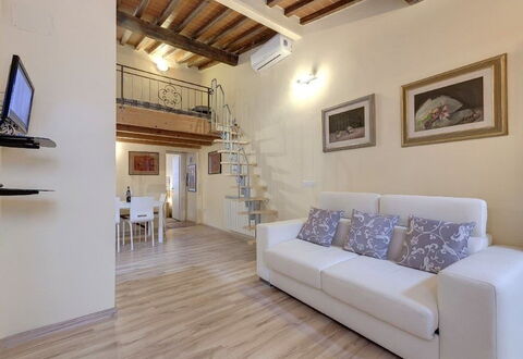 Residenza Monna Lisa: Proprietà, Camera, Costruzione, Mobilia, Interior Design, Pavimento, Immobiliare, Pavimento In Legno, Soggiorno, Casa