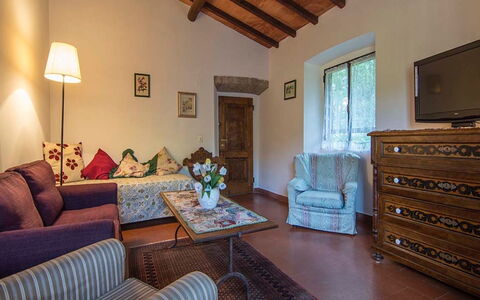 Villa Flora: Camera, Proprietà, Mobilia, Soggiorno, Interior Design, Costruzione, Soffitto, Casa, Casa, Immobiliare