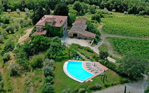 Fattoria Di Quercia Al Poggio: Paesaggio Naturale, Stabilimento Sportivo, Fotografia Aerea, Visione Globale, Paesaggio, Estate, Giardino Botanico, Erba, Albero, Fotografia