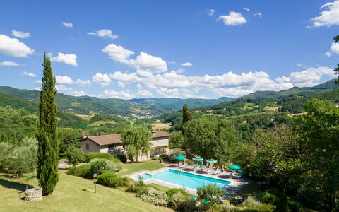 Podere Schignano: Nube, Cielo, Pianta, Costruzione, Comunita 'Impianto, Acqua, Natura, Paesaggio Naturale, Azzurro, Albero