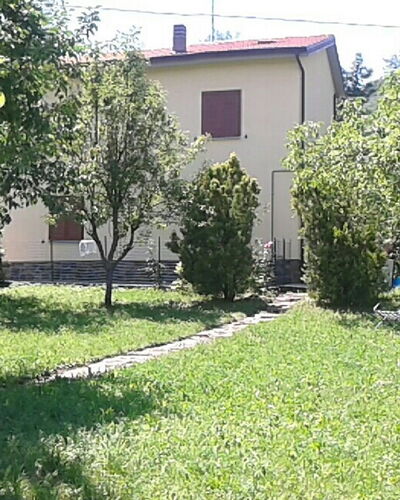 Appartamento Porretta Terme: Proprietà, Cortile, Casa, Backyard, Immobiliare, Casa, Lotto, Prato, Albero, Erba