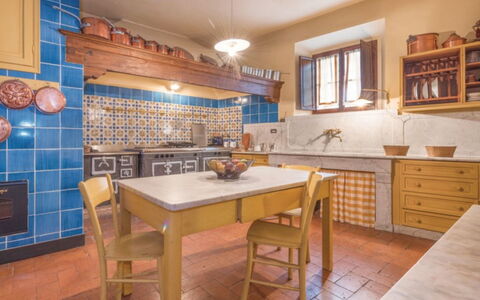 Villa Paola: Proprietà, Camera, Mobilia, Costruzione, Controsoffitto, Cucina, Cabinetry, Interior Design, Immobiliare, Piastrella