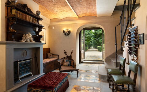 Villa Paola: Mobilia, Interior Design, Parete, Pavimentazione, Legna, Pavimento, Illuminazione, Soggiorno, Sedia, Casa