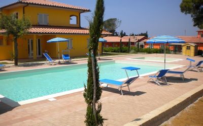 Scarlino Summer Village: Proprietà, Piscina, Ricorrere, Casa, Costruzione, Immobiliare, Appartamento, Villa, Tempo Libero, Vacanza