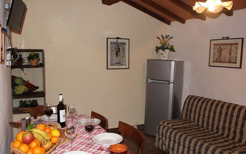 Borgo Santinovo: Camera, Proprietà, Interior Design, Mobilia, Soggiorno, Casa, Costruzione, Immobiliare, Tavolo, Casa