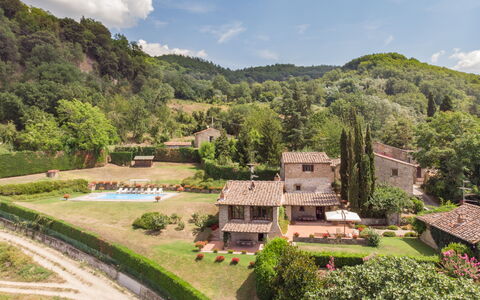 Villa La Terrazza: Paesino Di Montagna, Paesaggio Naturale, Proprietà, Villaggio, Area Rurale, Estate, Hill Station, Montagna, Casa, Paesaggio