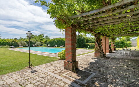 Villa Santa Maria: Proprietà, Immobiliare, Estate, Casa, Albero, Costruzione, Vacanza, Architettura, Casa, Tempo Libero
