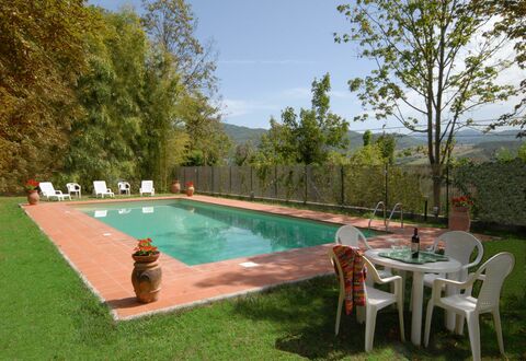 Villa Del Conte: Piscina, Proprietà, Backyard, Erba, Tempo Libero, Immobiliare, Estate, Casa, Cortile, Albero