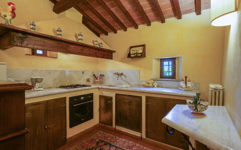 Villa San Lorenzo: Proprietà, Camera, Mobilia, Costruzione, Cucina, Casa, Lavello, Interior Design, Pavimento, Soffitto
