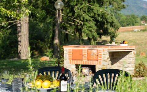 Villa Cinzia: Pianta, Tavolo, Proprietà, Mobilia, Tavola, Sedia, Natura, Verde, Albero, Tavolo Esterno