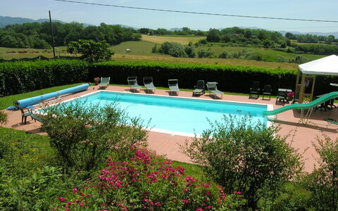 Villa i Cedri: Piscina, Proprietà, Tempo Libero, Vacanza, Ricorrere, Estate, Cielo, Immobiliare, Casa, Erba