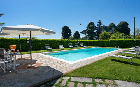 Villa Del Borgo: Piscina, Ricorrere, Prato, Giardino, Mobili Da Esterno, Landscaping, Estate, Villa, Hacienda, Eco Hotel