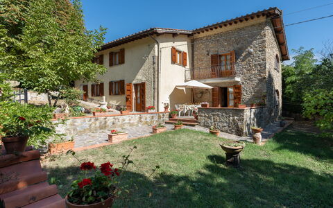 Casa Corella: Pianta, Cielo, Costruzione, Finestra, Vaso Di Fiori, Albero, Casa, Lotto, Fiore, Erba