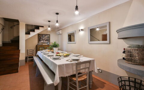 Case Sant'anna: Camera, Proprietà, Mobilia, Costruzione, Soffitto, Interior Design, Controsoffitto, Sala Da Pranzo, Pavimento, Tavolo