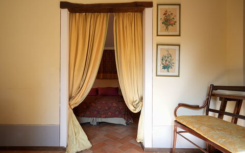 Agriturismo Il Molinello: Costruzione, Mobilia, Comfort, Legna, Casa, Tenda, Finestra, Pavimentazione, Pavimento, Albero