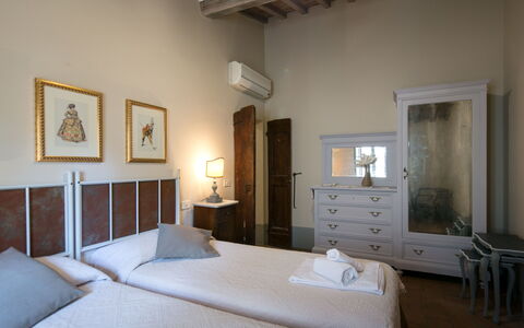 Case Sant'anna 14: Camera, Camera Da Letto, Mobilia, Proprietà, Letto, Interior Design, Costruzione, Lenzuolo, Telaio Del Letto, Casa