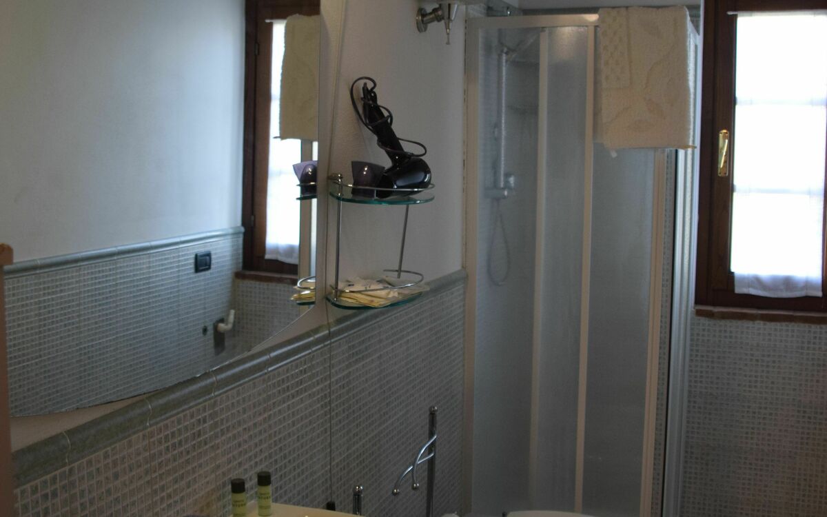 rocche-di-valiano-chianti-castelnuovo-berardenga-multiproprietà-mimosa-bagno