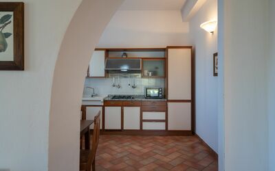 Appartamento Geranio in Siena, Pool Use, Ac: Cabinetry, Controsoffitto, Legna, Costruzione, Pavimentazione, Soggiorno, Casa, Pianta Della Casa, Parete, Latifoglie