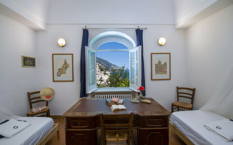 Villa Deli, In Positano, Sea View, Ac: Mobilia, Proprietà, Cabinetry, Bianca, Tavolo, Cornice, Costruzione, Legna, Pianta Della Casa, Interior Design