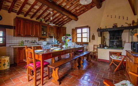 Collina dei Fiori: Mobilia, Legna, Tavolo, Casa, Casa, Interior Design, Cucina, Cucina & Sala Da Pranzo Tavolo, Sedia, Camera