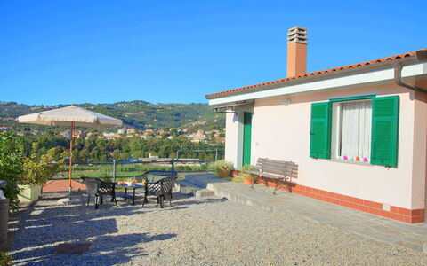 Casa Ilaria - Diano Marina: Proprietà, Casa, Costruzione, Immobiliare, Casa, Cielo, Vacanza, Albero, Architettura, Area Rurale