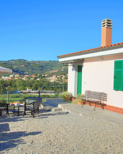 Casa Ilaria - Diano Marina: Proprietà, Casa, Costruzione, Immobiliare, Casa, Cielo, Vacanza, Albero, Architettura, Area Rurale