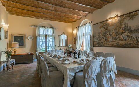 Villa Dei Michelangioli a Brolio: Camera, Proprietà, Sala Da Pranzo, Soffitto, Costruzione, Interior Design, Mobilia, Tavolo, Estate, Immobiliare