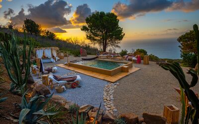 Terre Di Bea Cottage By The Sea Cefalu': Nube, Cielo, Pianta, Acqua, Giorno, Natura, Paesaggio Naturale, Albero, Mobili Da Esterno, Corpo D'Acqua