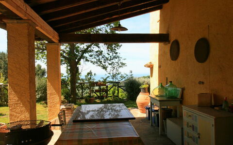 Villa La Collinetta: Pianta, Proprietà, Mobilia, Costruzione, Cabinetry, Legna, Cielo, Shade, Interior Design, Cassetto