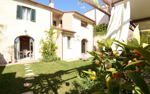 Al Colle Di Lari: Proprietà, Casa, Costruzione, Casa, Immobiliare, Estate, Zona Residenziale, Villa, Cortile, Camera