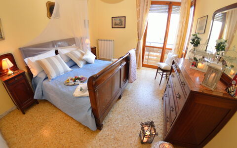 Carnevale: Camera, Mobilia, Proprietà, Camera Da Letto, Letto, Costruzione, Interior Design, Pavimento, Casa, Parete