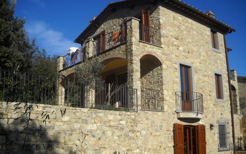 Casa Alla Minuccia Di Villa a Sesta: Proprietà, Casa, Costruzione, Architettura, Parete, Facciata, Casa, Architettura Medievale, Immobiliare, Albero