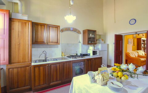 Galleria di Brolio: Mobilia, Interior Design, Pavimentazione, Cucina, Camera, Pavimento, Soffitto, Controsoffitto, Elettrodomestico Da Cucina, Cabinetry