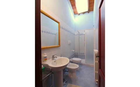 Galleria di Brolio: Proprietà, Camera, Costruzione, Bagno, Architettura, Casa, Interior Design, Immobiliare, Soffitto, Idraulico Fixture