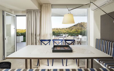 Nocellara: Camera, Interior Design, Mobilia, Proprietà, Soffitto, Tavolo, Costruzione, Casa, Soggiorno, Illuminazione