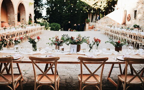 Quercia Al Poggio - Weddings And Events: Decorazione, Tavolo, Mobilia, Pianta, Tovaglia, Sedia, Architettura, Interior Design, Giallo, Funzione Hall
