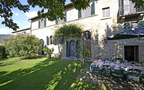 Villa Santa Maria: Proprietà, Casa, Casa, Costruzione, Cortile, Zona Residenziale, Immobiliare, Estate, Backyard, Erba