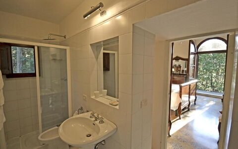 Villa Santa Maria: Proprietà, Camera, Bagno, Costruzione, Casa, Immobiliare, Casa, Interior Design, Pavimento, Piastrella