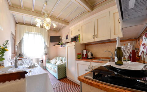 Appartamento Il Teatro: Proprietà, Camera, Costruzione, Interior Design, Mobilia, Immobiliare, Cucina, Casa, Soffitto, Architettura